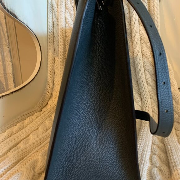 COACH Turnlock Charlie Carryall - Picture 5 of 10